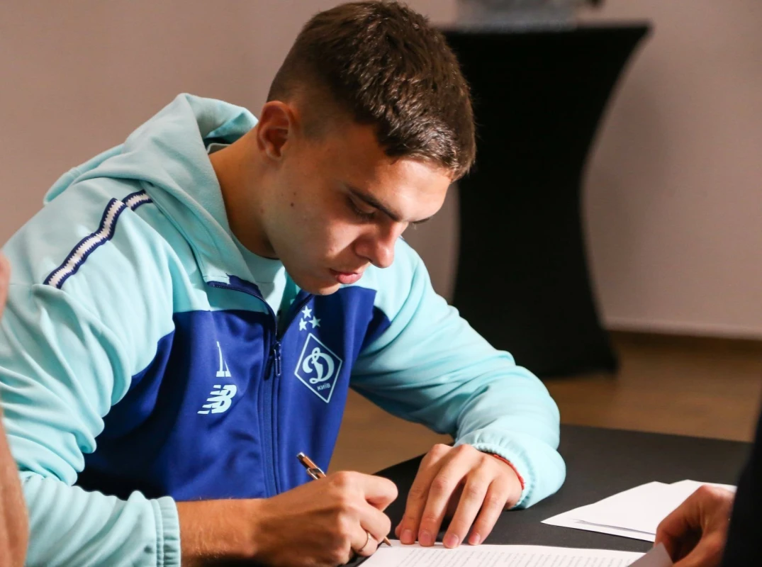 "Dinamo" gənc futbolçusu ilə müqaviləni yenilədi – 5 illik saziş
