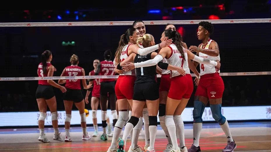 Türkiyə yarımfinalda – Kanadaya qarşı geridönüş